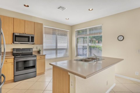 Casa en venta en West Palm Beach, Florida, 4 dormitorios, 183.85 m2 № 2370542 - foto 6