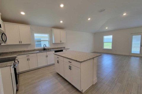 House in Ocala, Florida 3 bedrooms, 159.79 sq.m. № 2234411 - photo 7