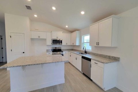 House in Ocala, Florida 3 bedrooms, 159.79 sq.m. № 2234411 - photo 6