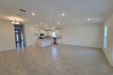 House in Ocala, Florida 3 bedrooms, 159.79 sq.m. № 2234411 - photo 13