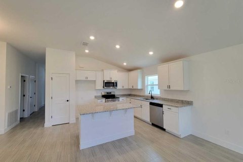 House in Ocala, Florida 3 bedrooms, 159.79 sq.m. № 2234411 - photo 10