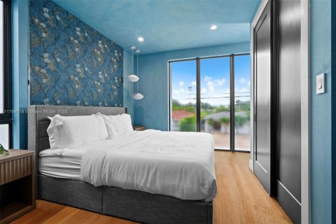 Снять в аренду таунхаус в Майами, Флорида 3 спальни, 161.65м2, № 1959450 - фото 10