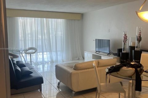 Condo in Aventura, Florida, 1 bedroom  № 1707122 - photo 4
