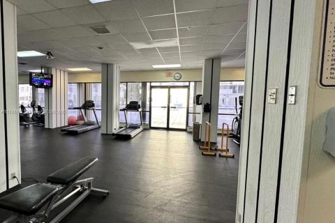 Condo in Aventura, Florida, 1 bedroom  № 1707122 - photo 22