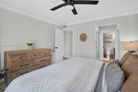 Condo in Delray Beach, Florida, 2 bedrooms  № 2392682 - photo 18