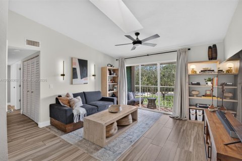 Condo in Delray Beach, Florida, 2 bedrooms  № 2392682 - photo 5