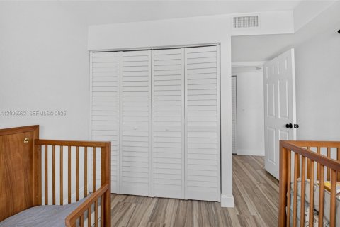 Condo in Delray Beach, Florida, 2 bedrooms  № 2392682 - photo 21