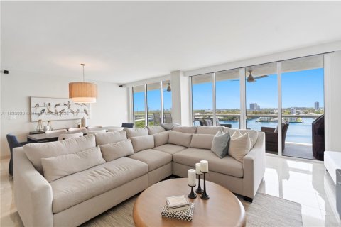 Condo in Sunny Isles Beach, Florida, 3 bedrooms  № 1962053 - photo 2