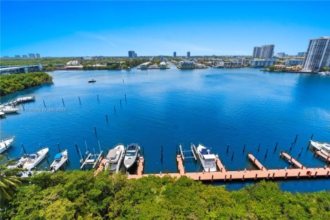 Condo in Sunny Isles Beach, Florida, 3 bedrooms  № 1962053 - photo 19