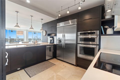 Condo in Sunny Isles Beach, Florida, 3 bedrooms  № 1962053 - photo 15