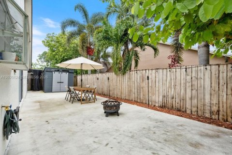 Villa ou maison à vendre à Hialeah, Floride: 3 chambres, 147.53 m2 № 2268165 - photo 29