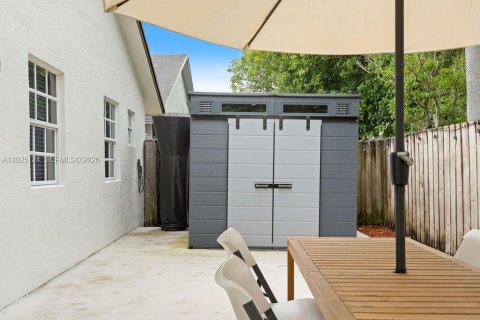 Villa ou maison à vendre à Hialeah, Floride: 3 chambres, 147.53 m2 № 2268165 - photo 30