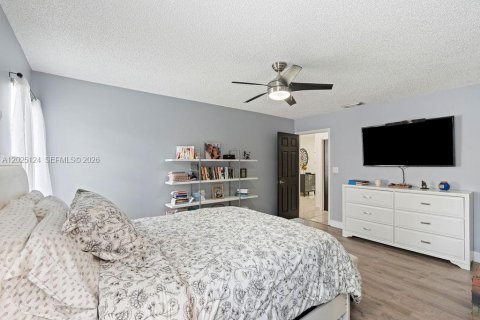 Villa ou maison à vendre à Hialeah, Floride: 3 chambres, 147.53 m2 № 2268165 - photo 20