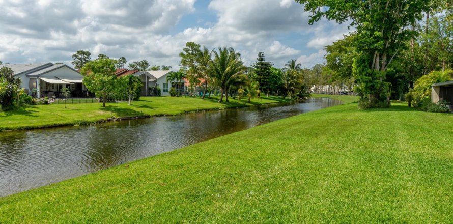 Villa ou maison à Wellington, Floride 2 chambres, 97.27 m2 № 1135392