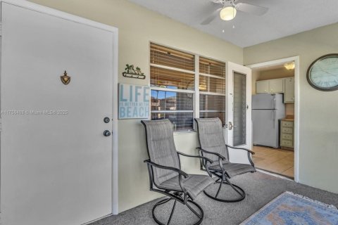 Condo in Hollywood, Florida, 2 bedrooms  № 1716183 - photo 7