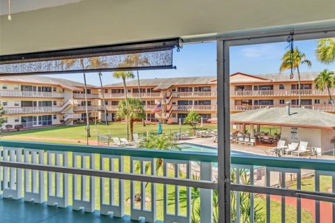 Condo in Hollywood, Florida, 2 bedrooms  № 1716183 - photo 11