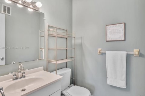Condo in Hollywood, Florida, 2 bedrooms  № 1716183 - photo 29