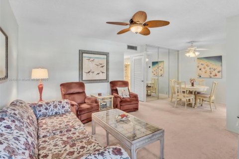 Condo in Hollywood, Florida, 2 bedrooms  № 1716183 - photo 14