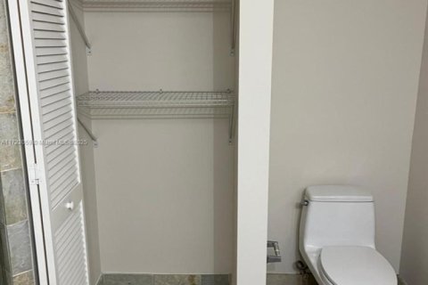 Купить кондоминиум в Санрайз, Флорида 2 спальни, 108.23м2, № 1726598 - фото 17
