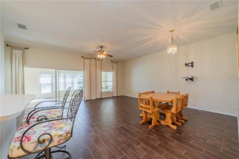 Condo in Sun City Center, Florida, 2 bedrooms  № 1558349 - photo 3