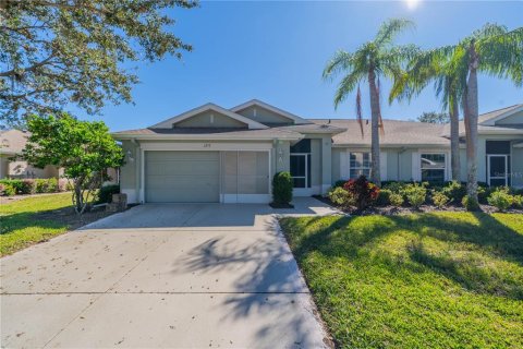 Condo in Sun City Center, Florida, 2 bedrooms  № 1558349 - photo 1