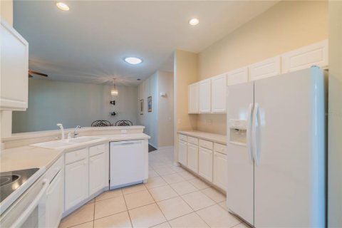 Condo in Sun City Center, Florida, 2 bedrooms  № 1558349 - photo 12