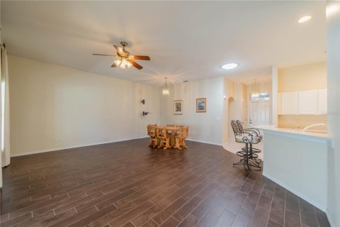 Condo in Sun City Center, Florida, 2 bedrooms  № 1558349 - photo 6
