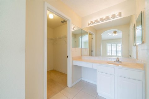 Condo in Sun City Center, Florida, 2 bedrooms  № 1558349 - photo 19