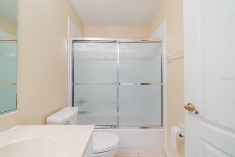 Condo in Sun City Center, Florida, 2 bedrooms  № 1558349 - photo 24