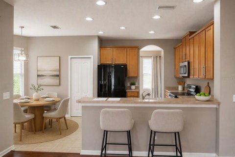 Villa ou maison à louer à Riverview, Floride: 4 chambres, 236.99 m2 № 2361397 - photo 5
