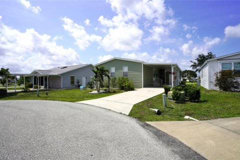 Appartement à louer à Port Charlotte, Floride: 3 chambres, 130.43 m2 № 565473 - photo 1