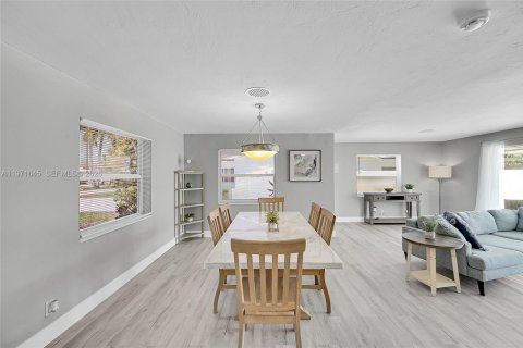 House in Fort Lauderdale, Florida 4 bedrooms № 2032604 - photo 8