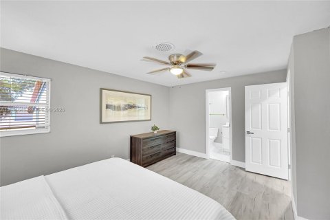 House in Fort Lauderdale, Florida 4 bedrooms № 2032604 - photo 18
