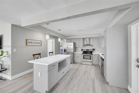 House in Fort Lauderdale, Florida 4 bedrooms № 2032604 - photo 6