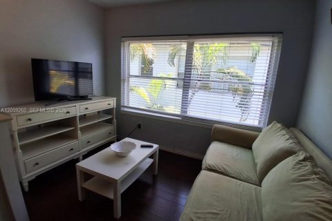 Copropriété à louer à Miami Beach, Floride: 1 chambre, 39.76 m2 № 2264213 - photo 2