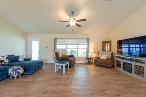 Casa en venta en Brooksville, Florida, 3 dormitorios, 143.72 m2 № 1743725 - foto 3