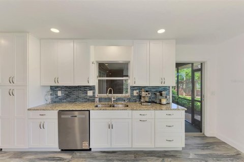 House in Englewood, Florida 4 bedrooms, 346.8 sq.m. № 2231031 - photo 22