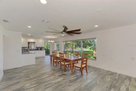 House in Englewood, Florida 4 bedrooms, 346.8 sq.m. № 2231031 - photo 27