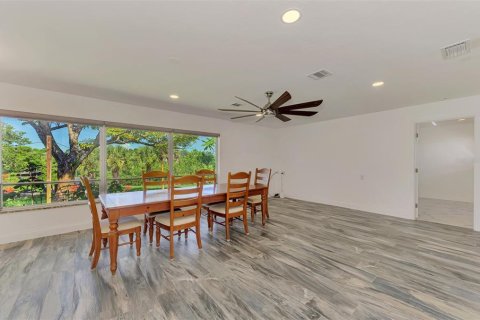 House in Englewood, Florida 4 bedrooms, 346.8 sq.m. № 2231031 - photo 30