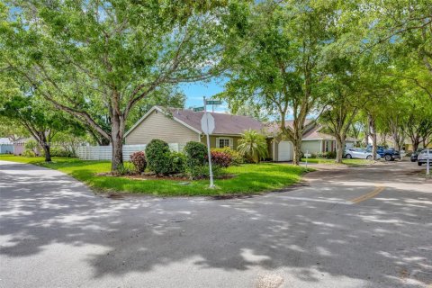 Casa en venta en Miami, Florida, 3 dormitorios, 145.58 m2 № 1742144 - foto 1