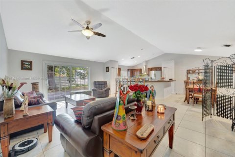 Casa en venta en Miami, Florida, 3 dormitorios, 145.58 m2 № 1742144 - foto 6
