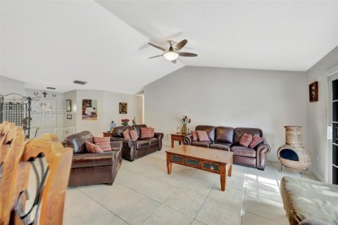 Casa en venta en Miami, Florida, 3 dormitorios, 145.58 m2 № 1742144 - foto 15