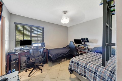Casa en venta en Miami, Florida, 3 dormitorios, 145.58 m2 № 1742144 - foto 29