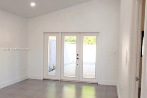 Casa en venta en Cutler Bay, Florida, 3 dormitorios, 108.32 m2 № 1993755 - foto 12