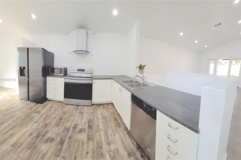 Casa en venta en Cutler Bay, Florida, 3 dormitorios, 108.32 m2 № 1993755 - foto 9