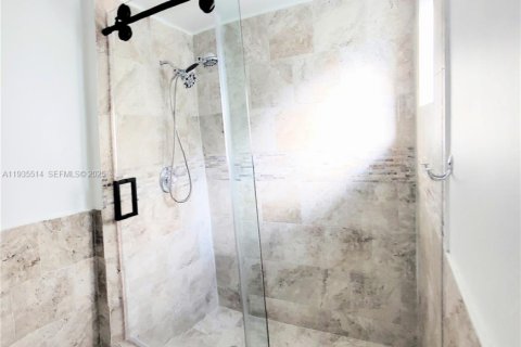 Casa en venta en Cutler Bay, Florida, 3 dormitorios, 108.32 m2 № 1993755 - foto 25