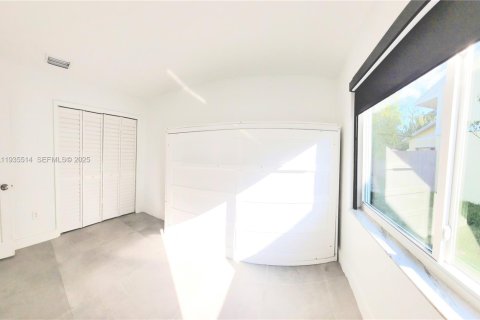 Casa en venta en Cutler Bay, Florida, 3 dormitorios, 108.32 m2 № 1993755 - foto 21