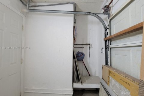 Casa en venta en Cutler Bay, Florida, 3 dormitorios, 108.32 m2 № 1993755 - foto 30