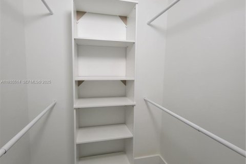 Casa en venta en Cutler Bay, Florida, 3 dormitorios, 108.32 m2 № 1993755 - foto 19