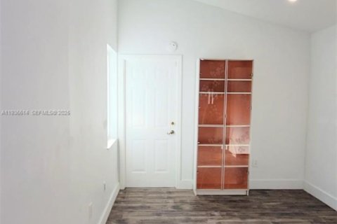 Casa en venta en Cutler Bay, Florida, 3 dormitorios, 108.32 m2 № 1993755 - foto 8